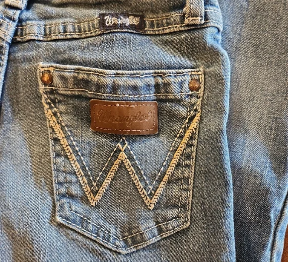 Wrangler Kids Blue Jeans - Picture 4 of 4